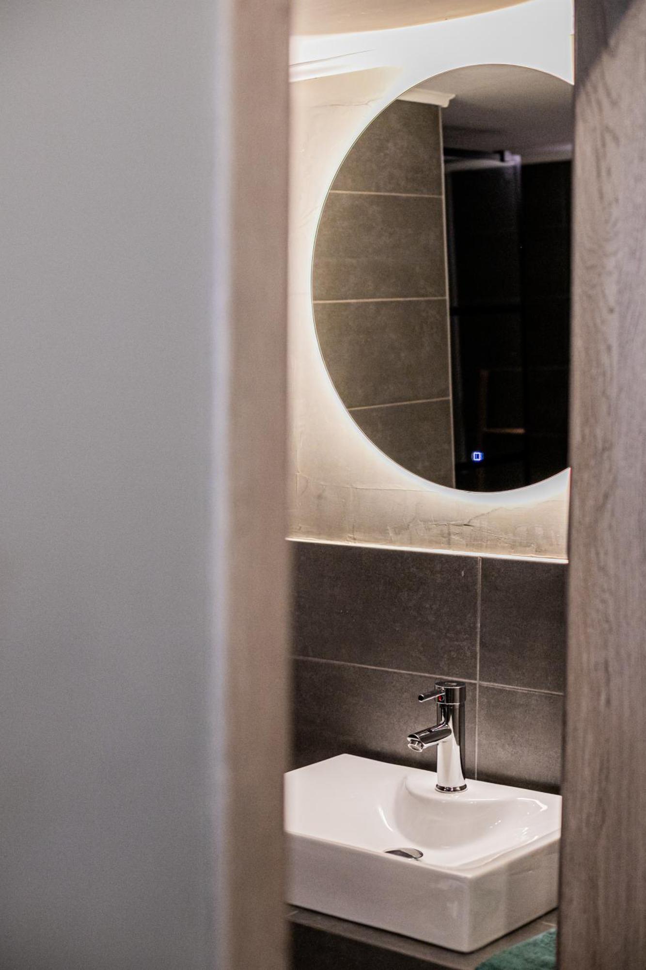 Semi'S Loft Apartment อเล็กซานโดรโพลิส ภายนอก รูปภาพ