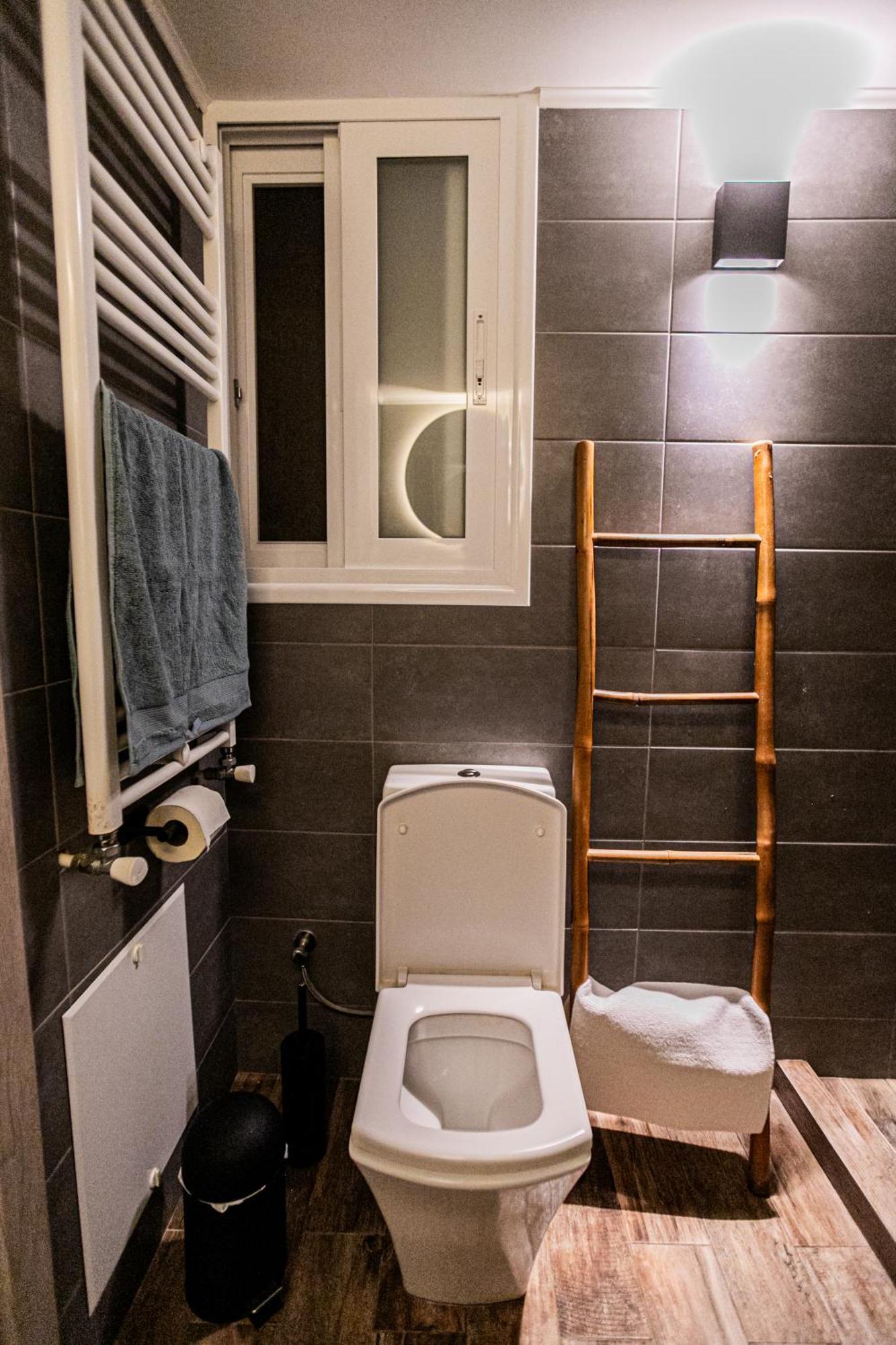 Semi'S Loft Apartment อเล็กซานโดรโพลิส ภายนอก รูปภาพ